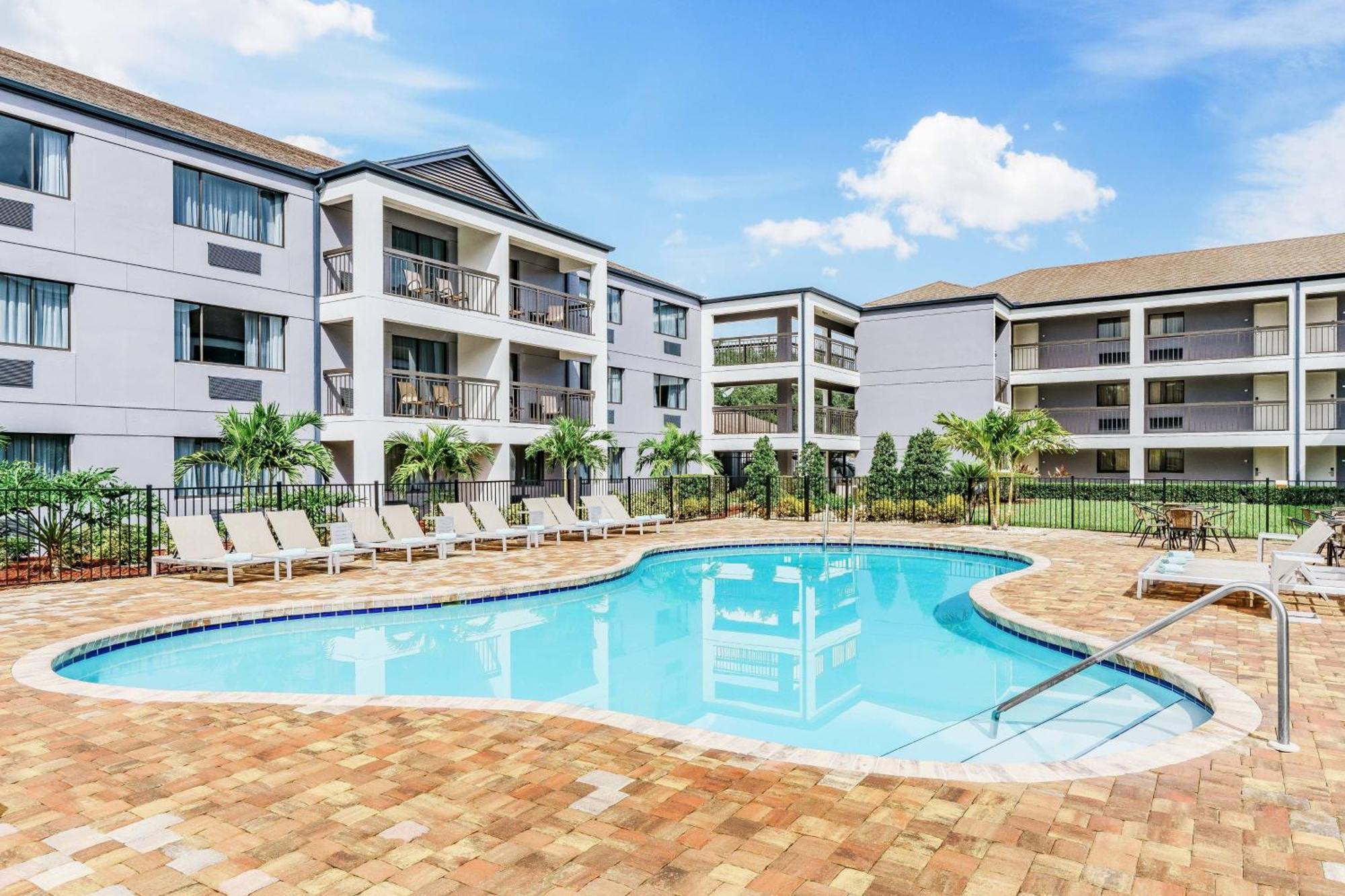 Courtyard By Marriott Orlando Lake Buena Vista At Vista Centre Екстер'єр фото