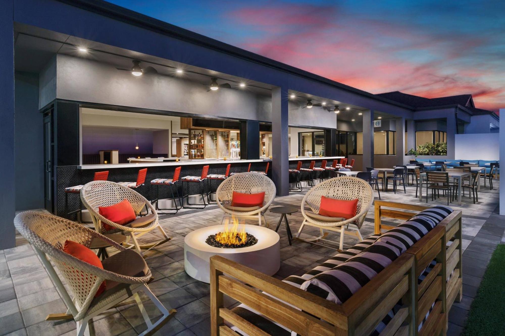 Courtyard By Marriott Orlando Lake Buena Vista At Vista Centre Екстер'єр фото