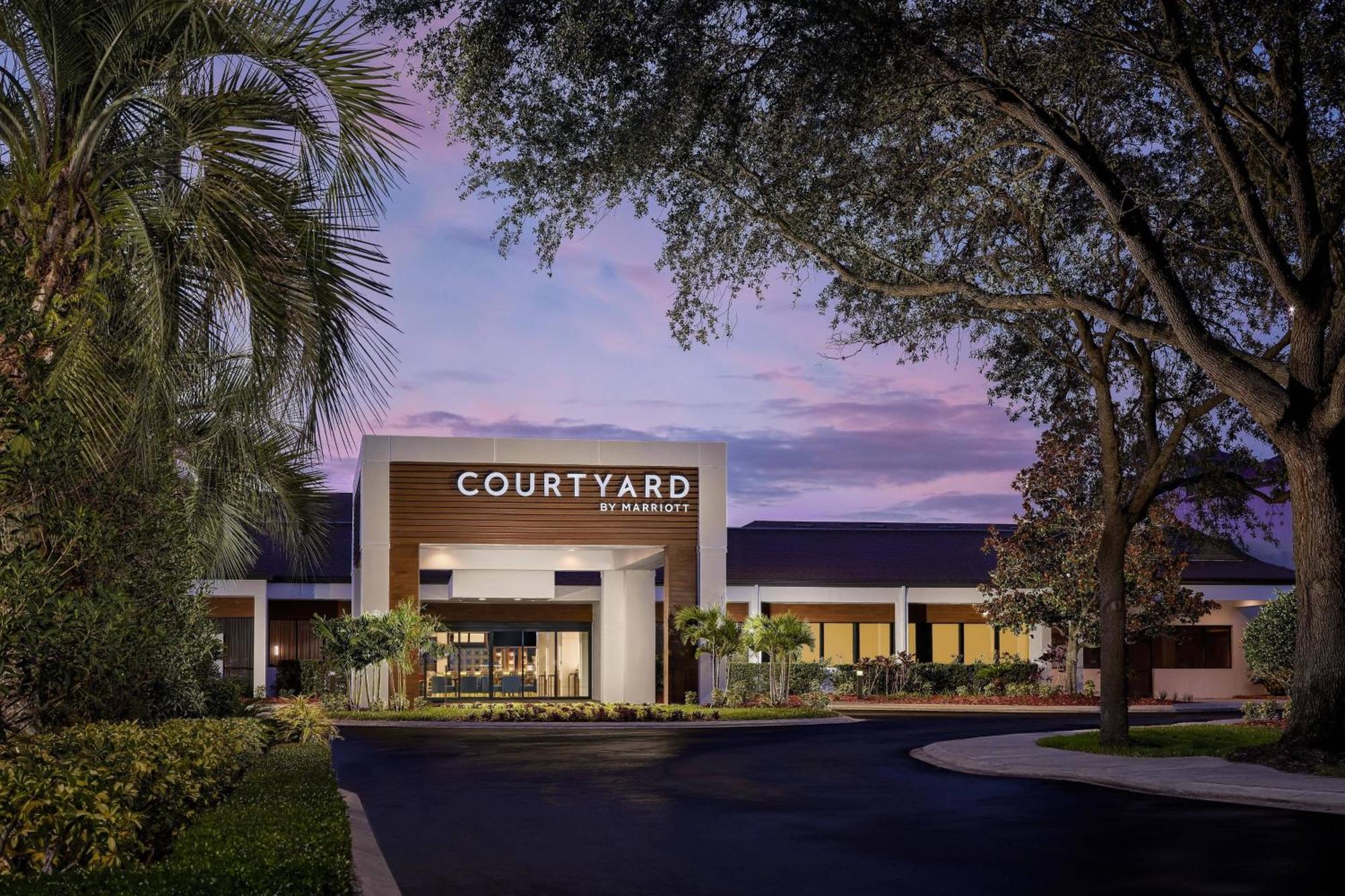 Courtyard By Marriott Orlando Lake Buena Vista At Vista Centre Екстер'єр фото